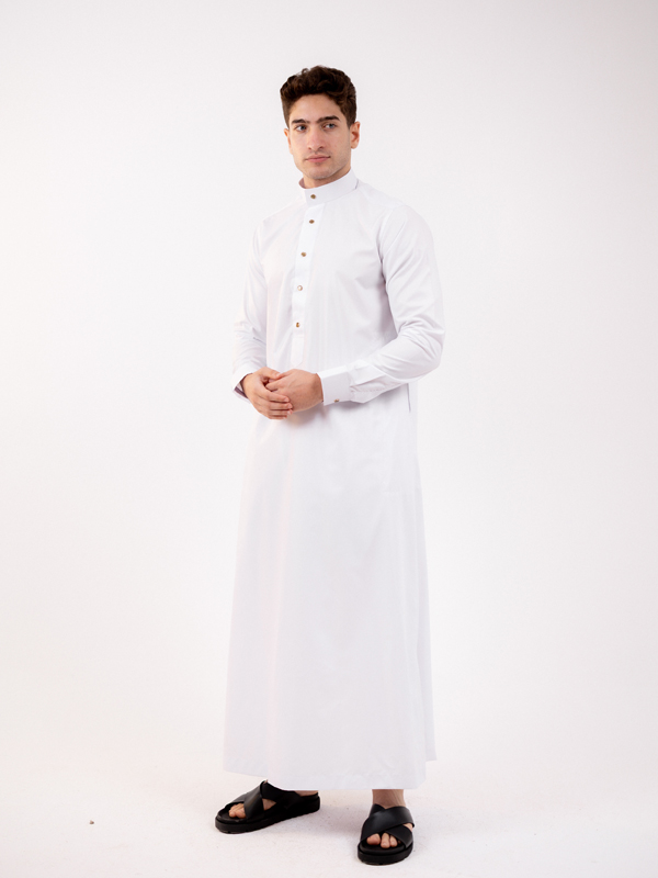 ثوب سعودي ابيض بكباسيل