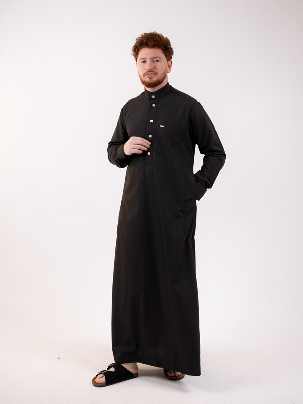 ثوب سعودي اسود