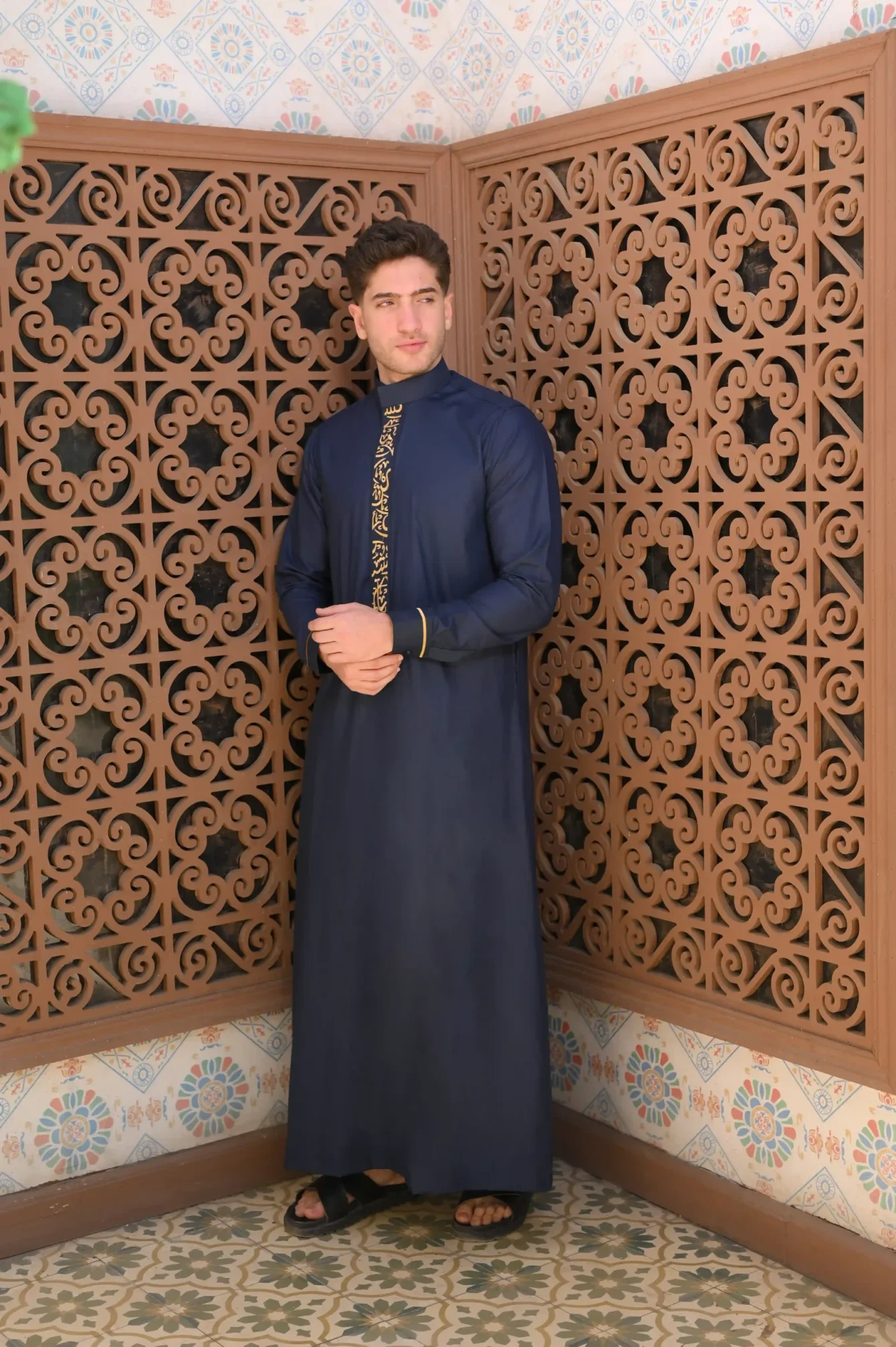 ثوب مهاجر كحلي
