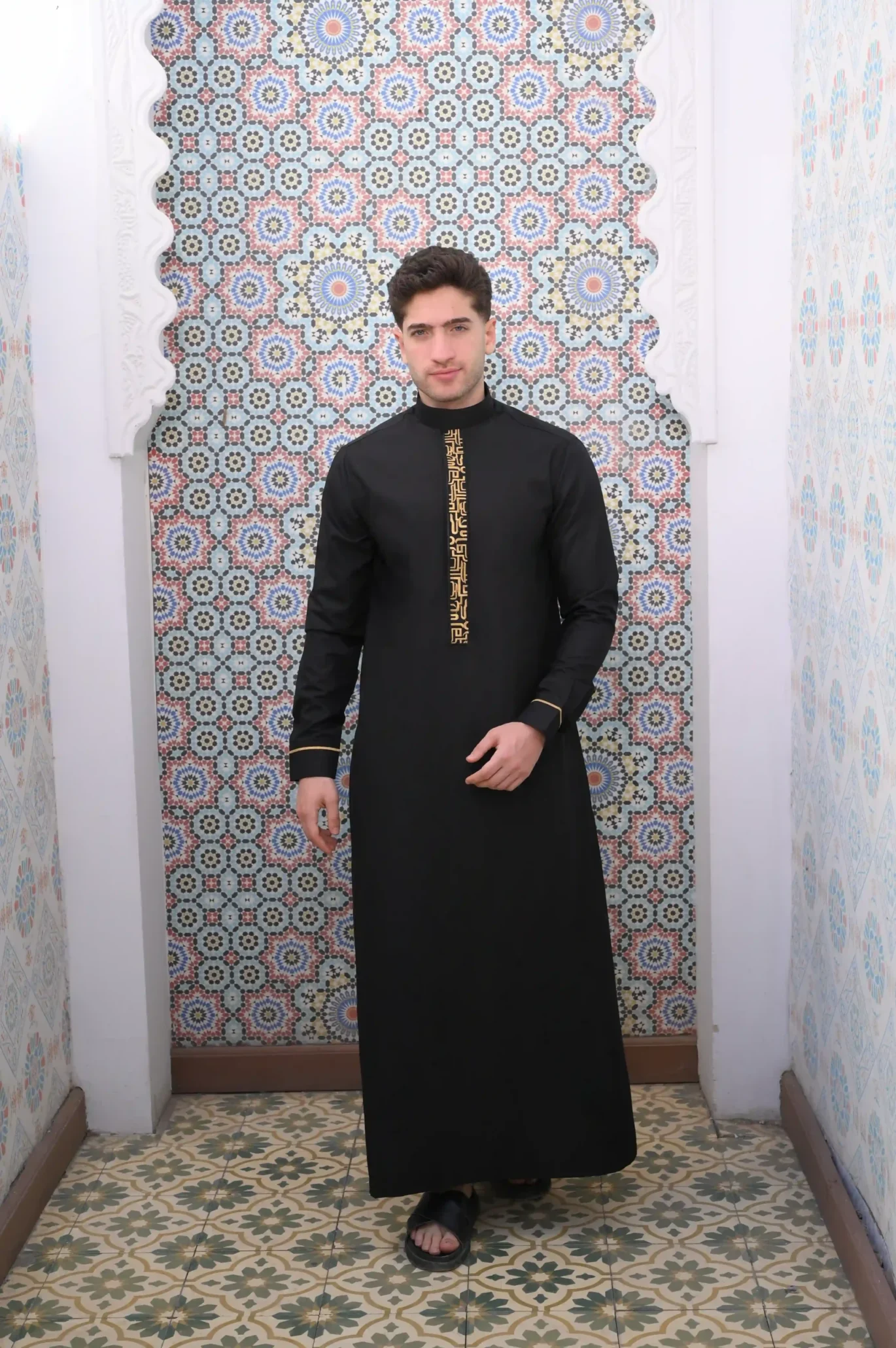ثوب تراث اسود