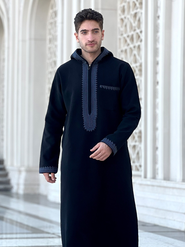 عباءة مهاجر الجوخ الشتوية باللون الاسود