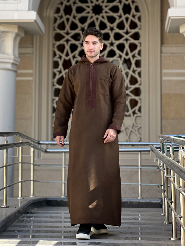 عباءة مهاجر الجوخ الشتوية باللون البني