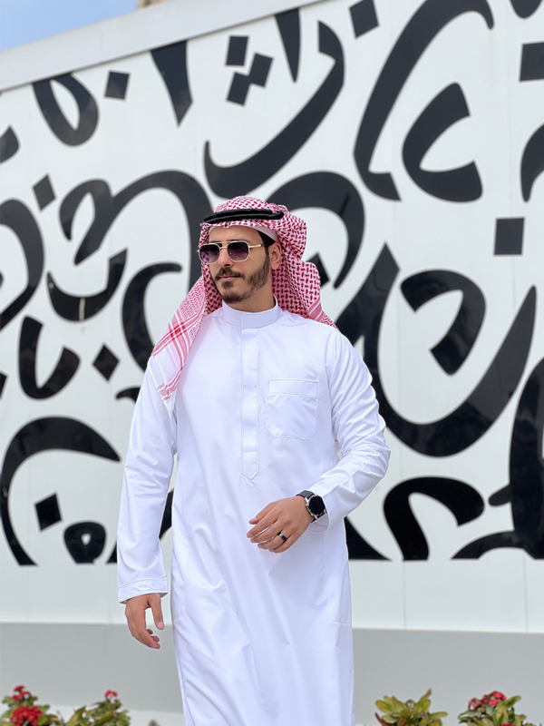 ثوب سعودي ابيض سادة
