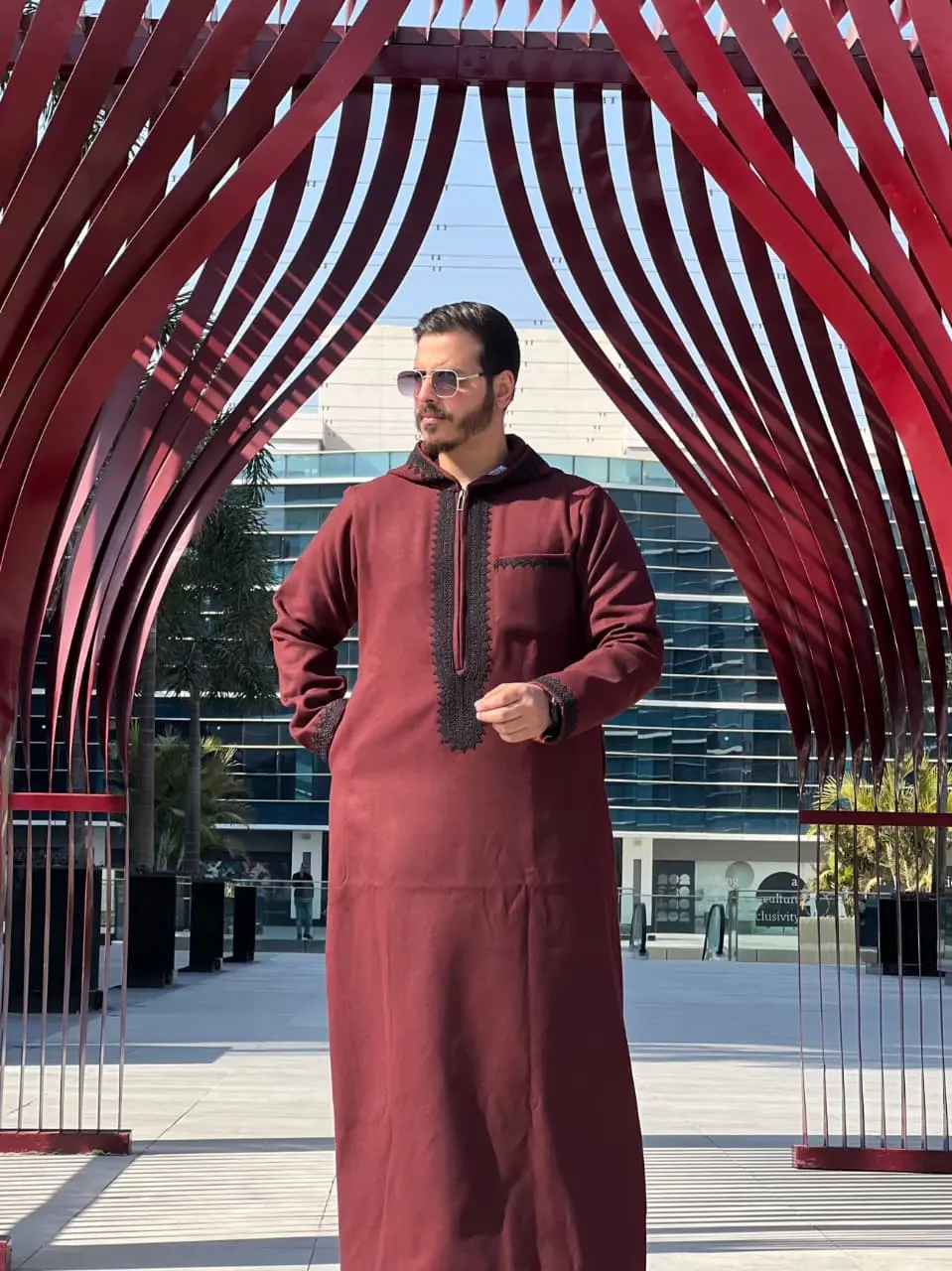 عباءة مهاجر الجوخ الشتوية باللون النبيتي