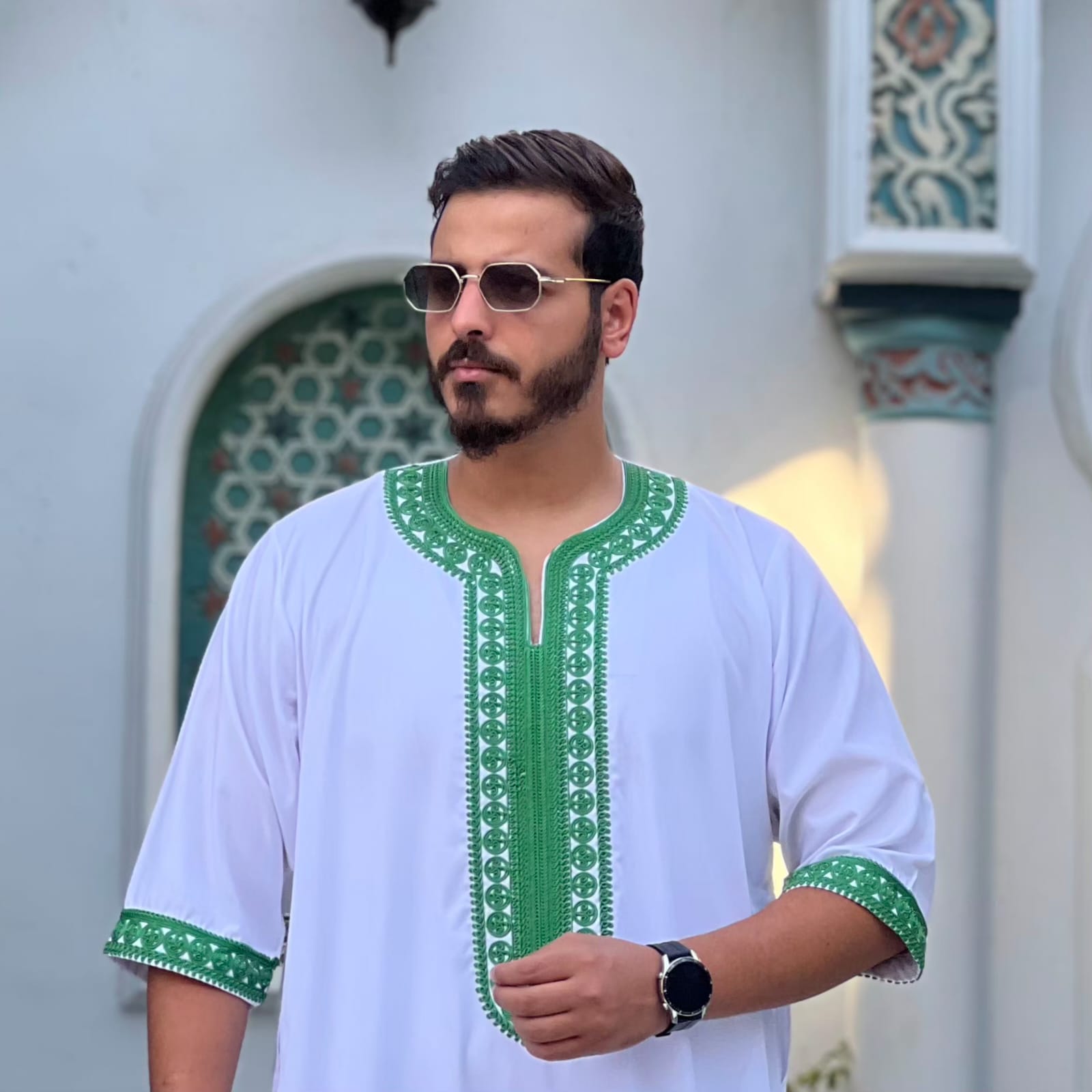 ثوب مغربي نصف كم صيفي ( ابيض بتطريز اخضر) - الصورة 3