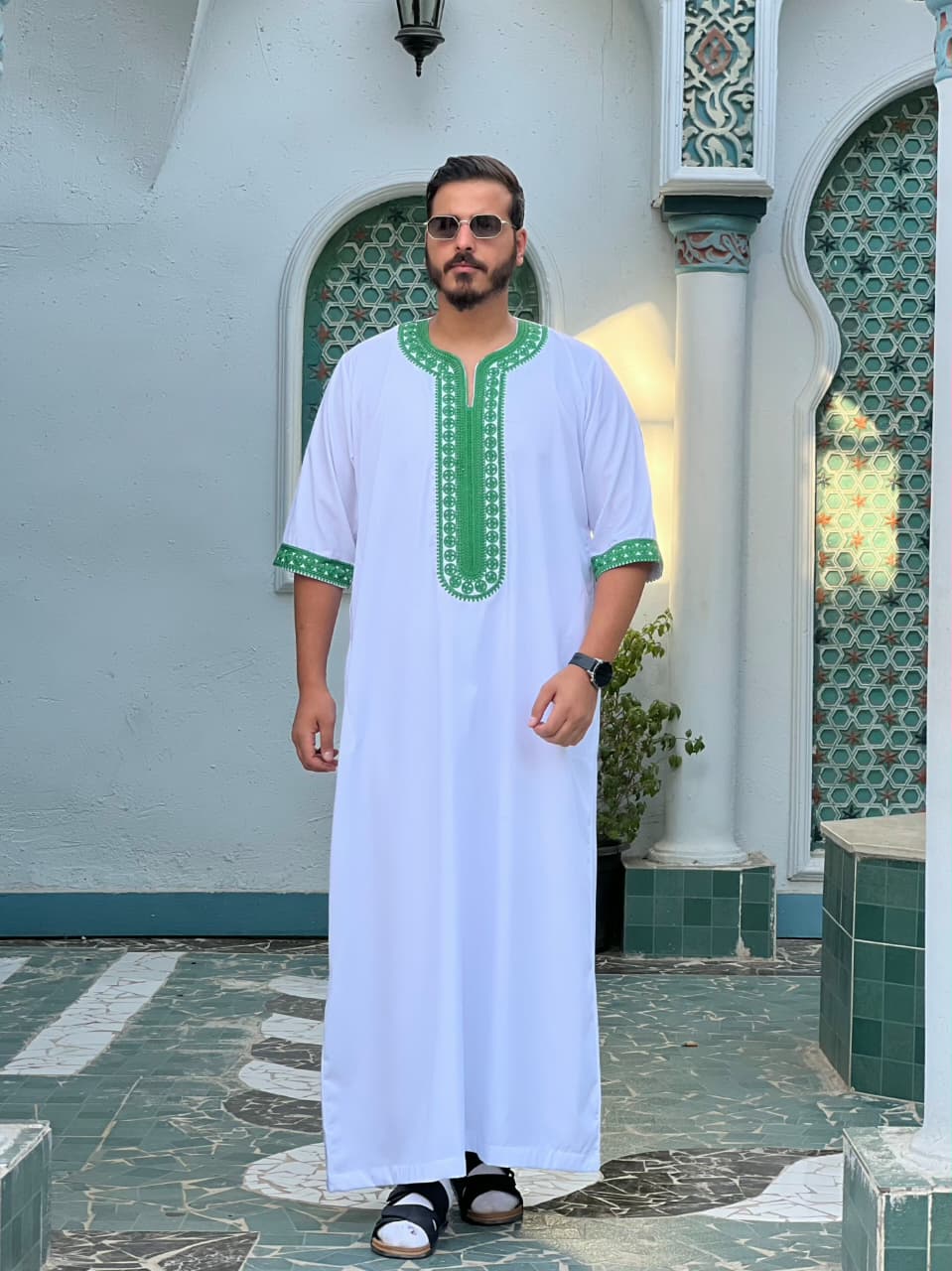 ثوب مغربي نصف كم صيفي ( ابيض بتطريز اخضر)